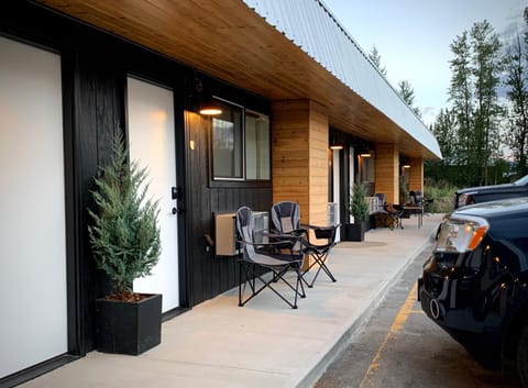 Outdoors Inn Motel in Ponderay