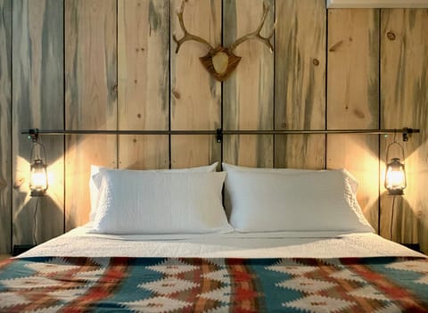 Outdoors Inn Motel in Ponderay