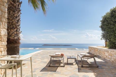 Bedroom, Pool view, Sea view