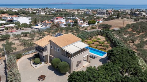 Property building, Day, Natural landscape, Bird's eye view, Sea view, Swimming pool, Location