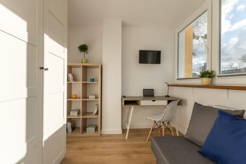 TV and multimedia, hair dresser