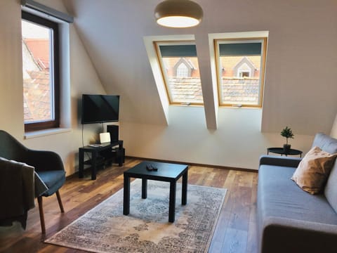 Communal lounge/ TV room, TV and multimedia, Living room, Seating area