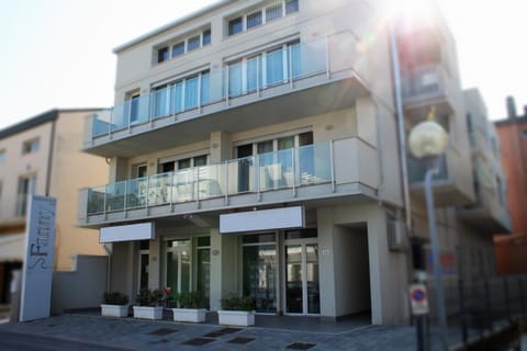 Facade/entrance, View (from property/room), Street view