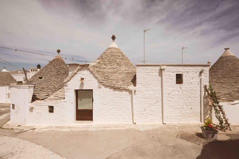 Property building, Nearby landmark, Facade/entrance