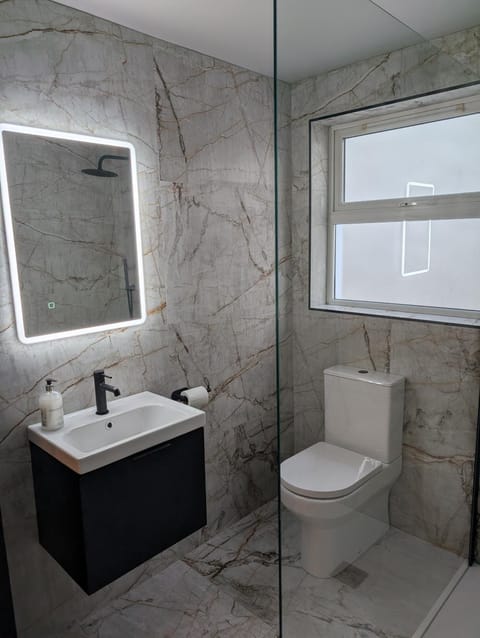 In the heart of Portrush - Balcony with Sea Views Apartment in Portrush