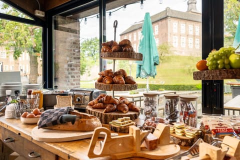 Food and drinks, Breakfast, Buffet breakfast