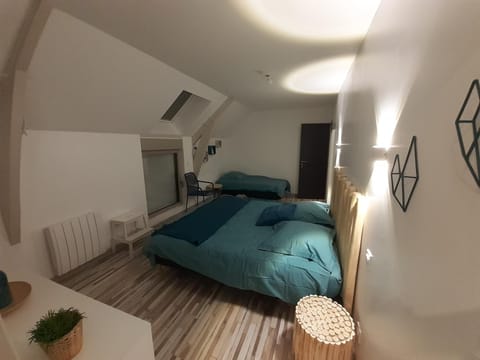 Bed, Photo of the whole room