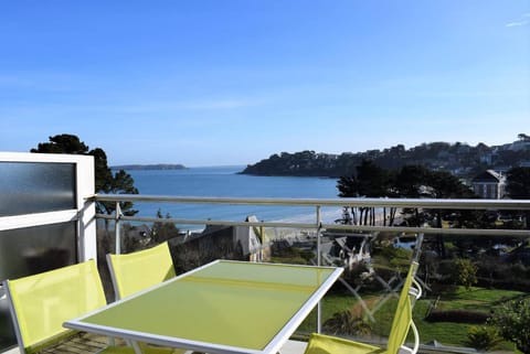 Appartement 2-4 pers VUE MER EXCEPTIONNELLE avec terrasse à PERROS-GUIREC - Ref 908 Apartment in Perros-Guirec