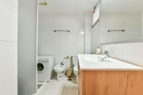 Shower, Toilet, Bathroom, washing machine