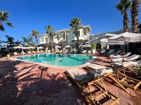 Property building, Swimming pool