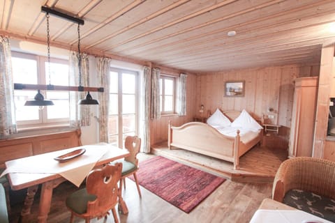 Appartementhaus Schirsner - direkt am See & am Kurpark Apartment in Schliersee