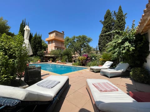 Property building, Natural landscape, Garden view, Swimming pool, sunbed