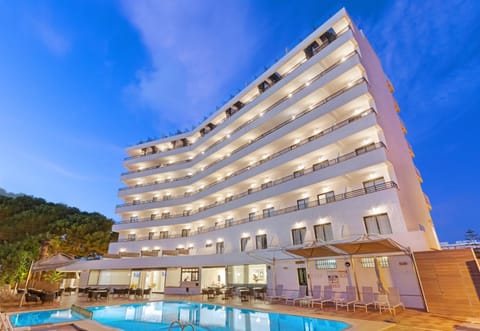 Facade/entrance, Balcony/Terrace, Pool view, Swimming pool