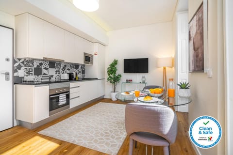 Kitchen or kitchenette, Living room, Dining area