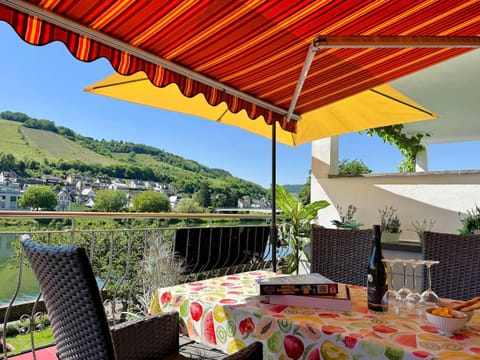 View (from property/room), Balcony/Terrace, Seating area