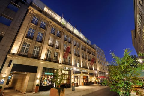 Property building, Facade/entrance, Night, Neighbourhood, City view, Street view, Location, Parking