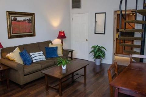 Jean Lafitte House Hotel in Faubourg Marigny