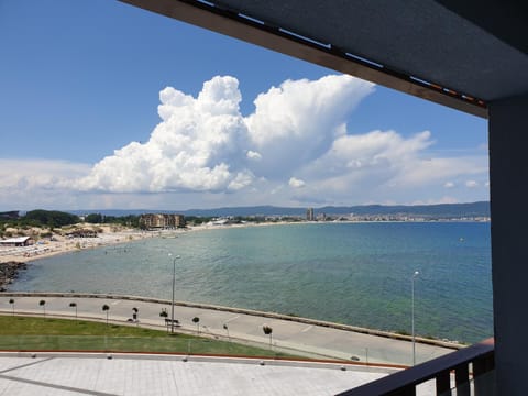 Day, Natural landscape, Beach, Mountain view, Sea view