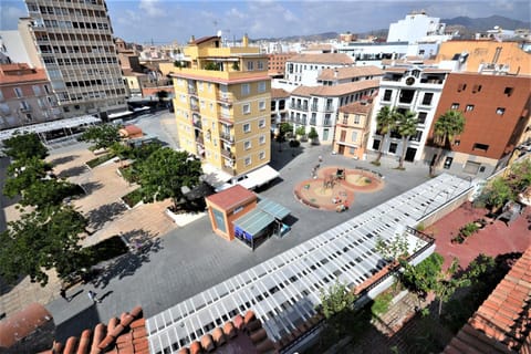 Facade/entrance, City view, Street view