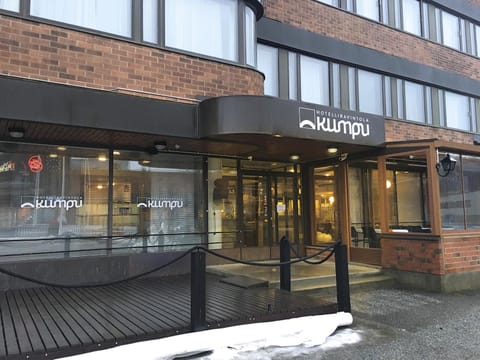 Facade/entrance
