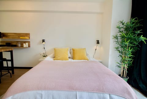 Splendid & cosy studio - perfect location 'Stephanie-Louise area' Apartment in Saint-Gilles
