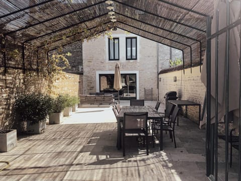 Property building, Garden