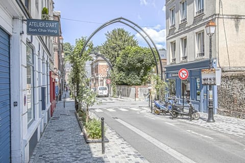 Neighbourhood, City view