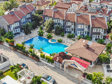 Property building, Bird's eye view, Street view, Swimming pool