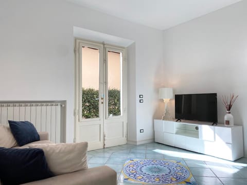 Communal lounge/ TV room, TV and multimedia, Living room