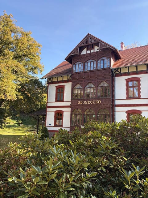 Property building, Garden, Autumn