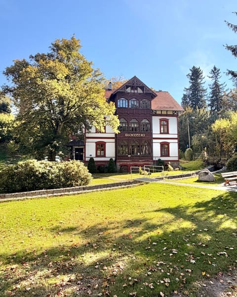 Property building, Natural landscape, Garden, Autumn, Garden view