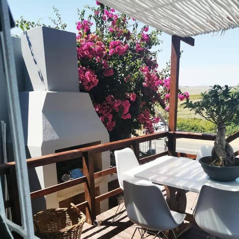 View (from property/room), Balcony/Terrace, Seating area, Garden view