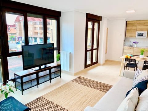 Communal lounge/ TV room, TV and multimedia, Living room, Seating area