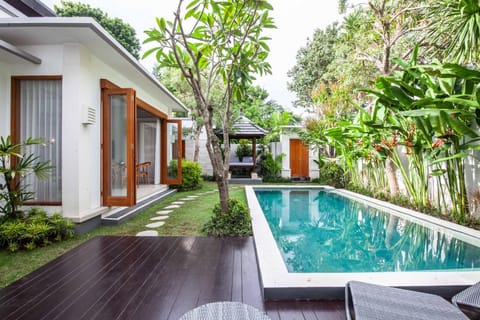 Property building, Patio, Swimming pool