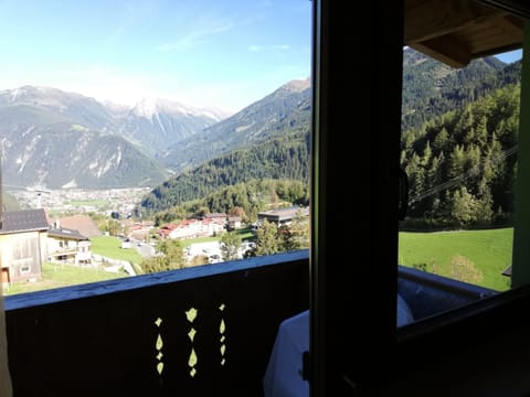 Balcony/Terrace, Mountain view