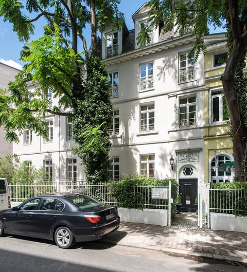 Property building, Facade/entrance