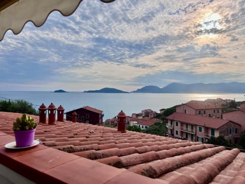 Azzurra, Tellaro House in Tellaro