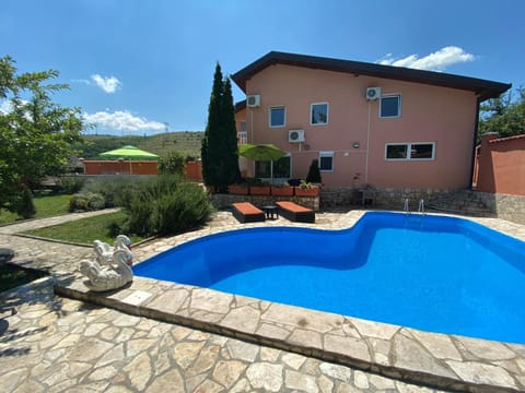 Spring, Summer, Garden, Diving, Autumn, Garden view, Pool view, Swimming pool, Swimming pool, Family