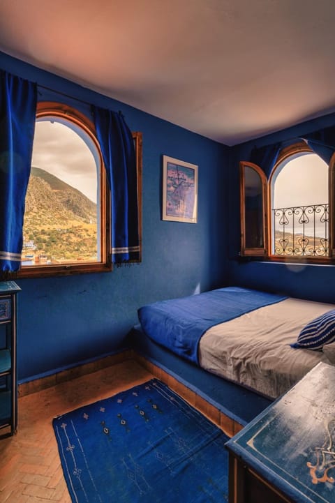 Bedroom, Mountain view