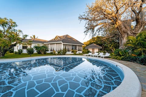 Property building, Swimming pool