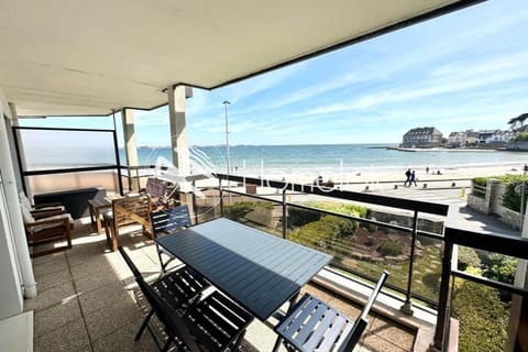 T3 Standing Vue Mer 180 Face Plage Apartment in Brittany