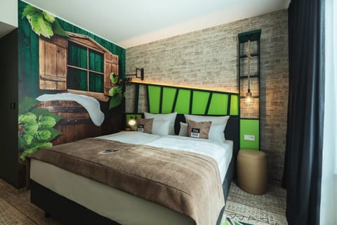 Bed, Photo of the whole room, Bedroom, safe, soundproof, air conditioner