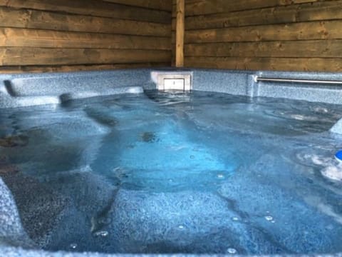 Hot Tub, Spa and wellness centre/facilities