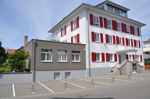 Villa Kubus Apartment in Langenargen