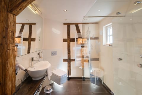 Toilet, Photo of the whole room