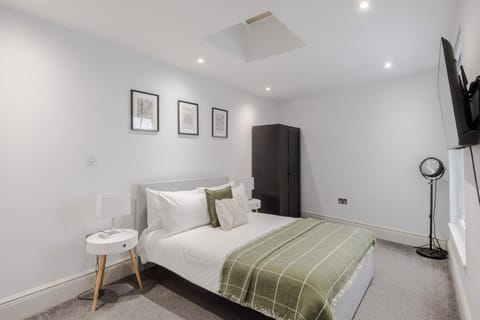 Bedroom, wardrobe