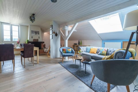 Living room, Seating area, Dining area