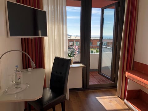 View (from property/room), Balcony/Terrace, Photo of the whole room