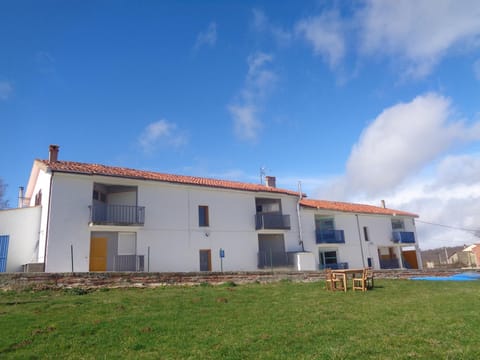 Property building, Facade/entrance, Lobby or reception, Facility for disabled guests