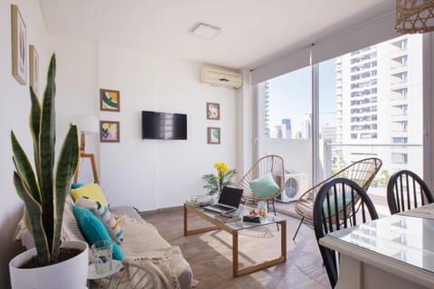 TV and multimedia, Balcony/Terrace, Living room, Seating area, Dining area